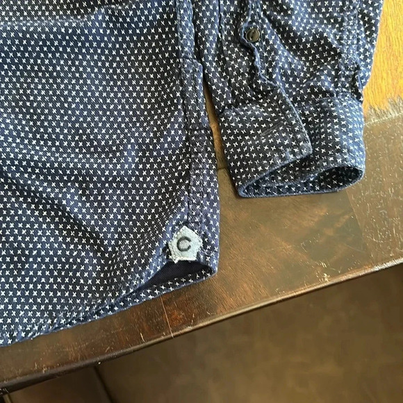 Cremieux shirt slim fit size Med. - Picture 4 of 5